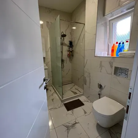 By Expert Aleja Villa Sarajevo