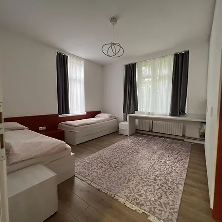 By Expert Aleja Villa